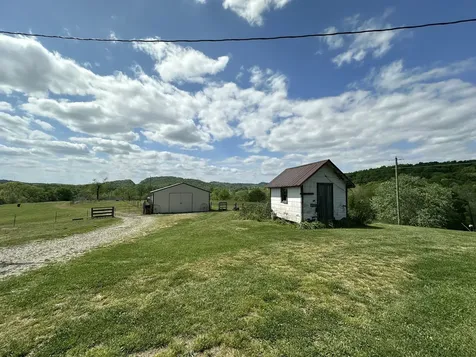 341 Horseshoe Bend Lane Elmwood TN 38560
