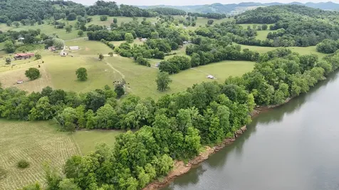 341 Horseshoe Bend Lane Elmwood TN 38560