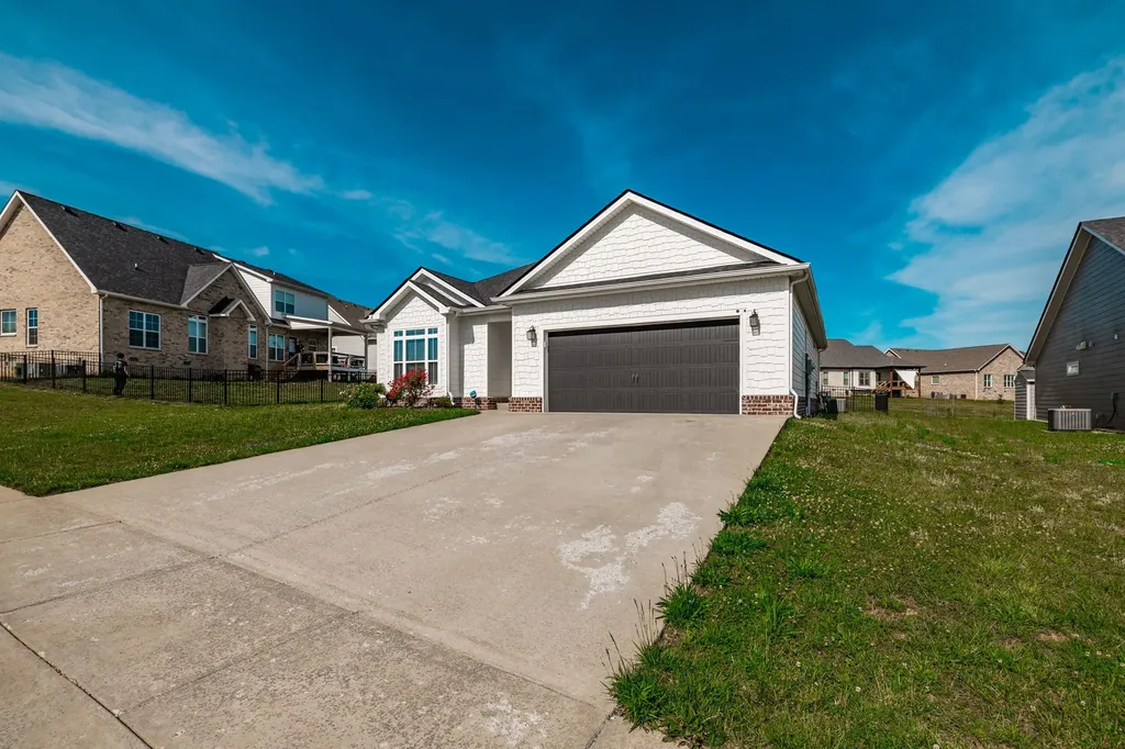 905 Frog Gip Pond Court Clarksville TN 37043