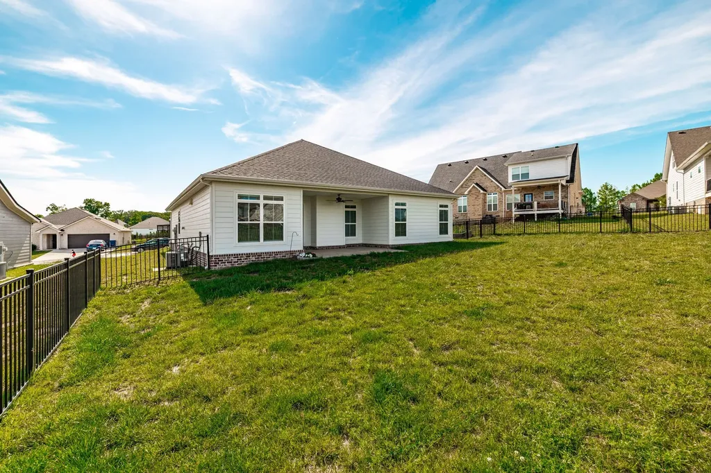 905 Frog Gip Pond Court Clarksville TN 37043