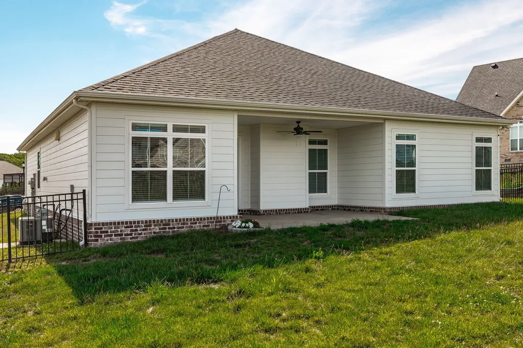 905 Frog Gip Pond Court Clarksville TN 37043