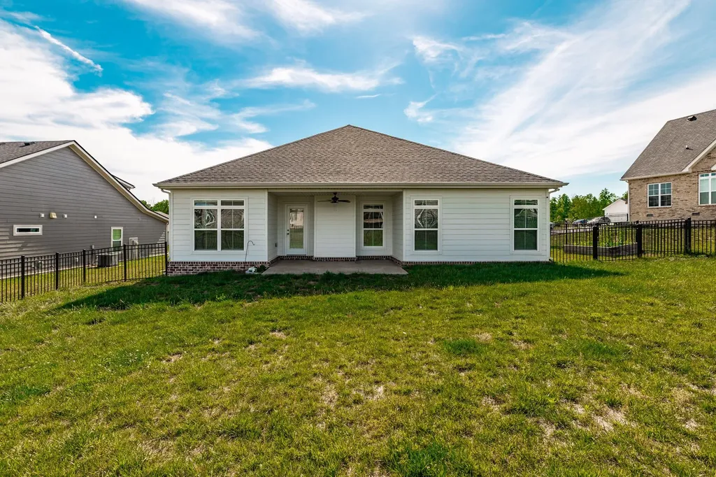 905 Frog Gip Pond Court Clarksville TN 37043