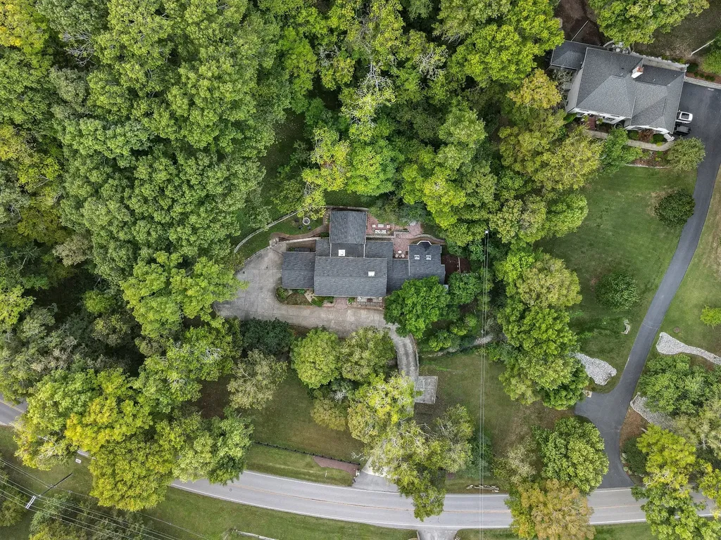1780 Tyne Boulevard Nashville TN 37215