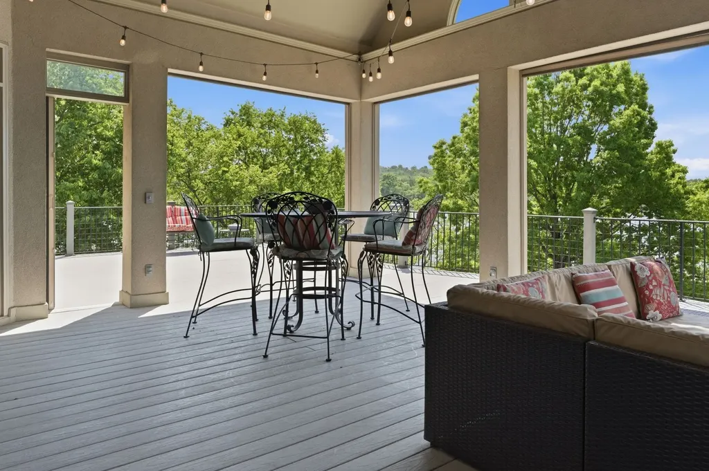 305 Harbor Drive Old Hickory TN 37138