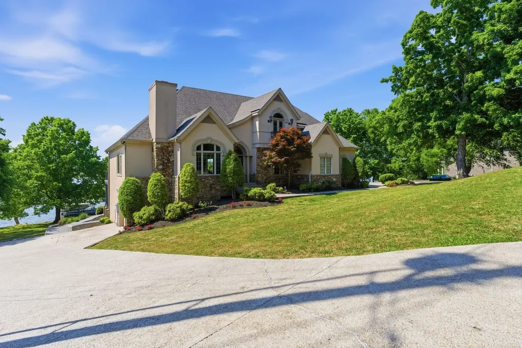 305 Harbor Drive Old Hickory TN 37138