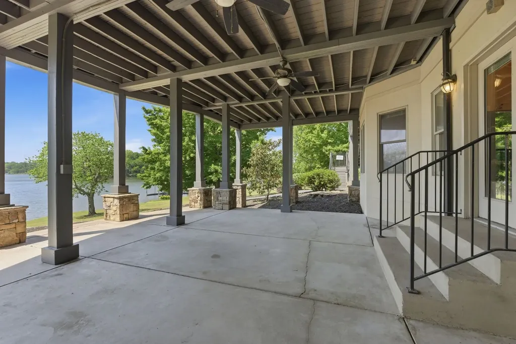 305 Harbor Drive Old Hickory TN 37138