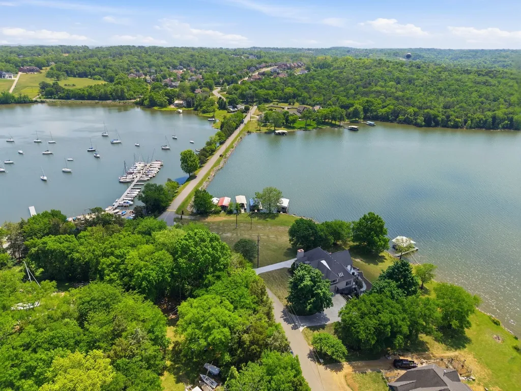 305 Harbor Drive Old Hickory TN 37138