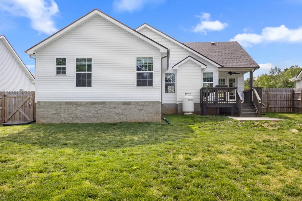 1449 Fredrick Drive Clarksville TN 37042