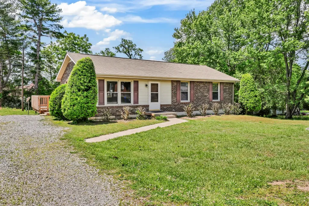 3104 Spring Creek Court Clarksville TN 37040