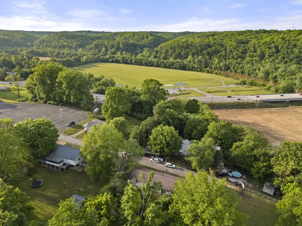 134 Murphree Avenue Centerville TN 37033