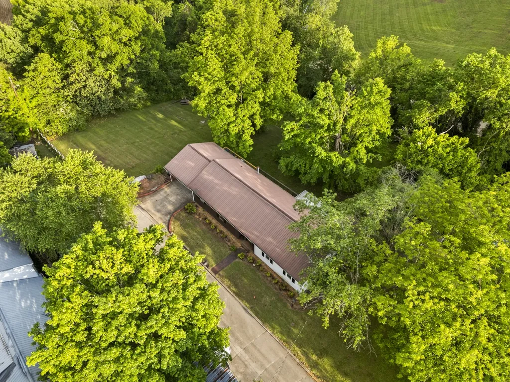 134 Murphree Avenue Centerville TN 37033