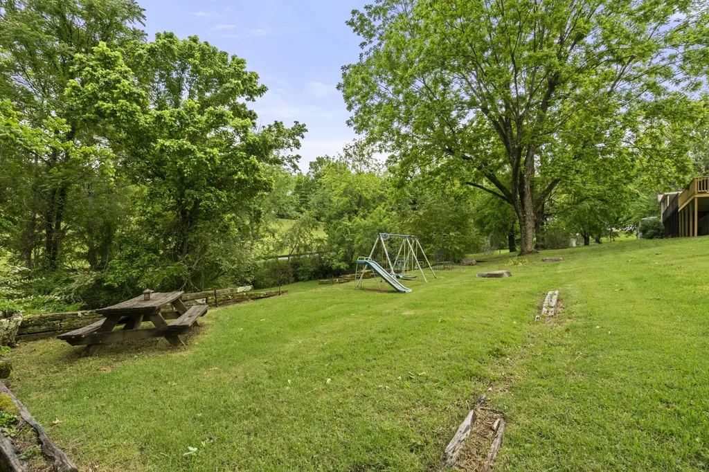 134 Murphree Avenue Centerville TN 37033