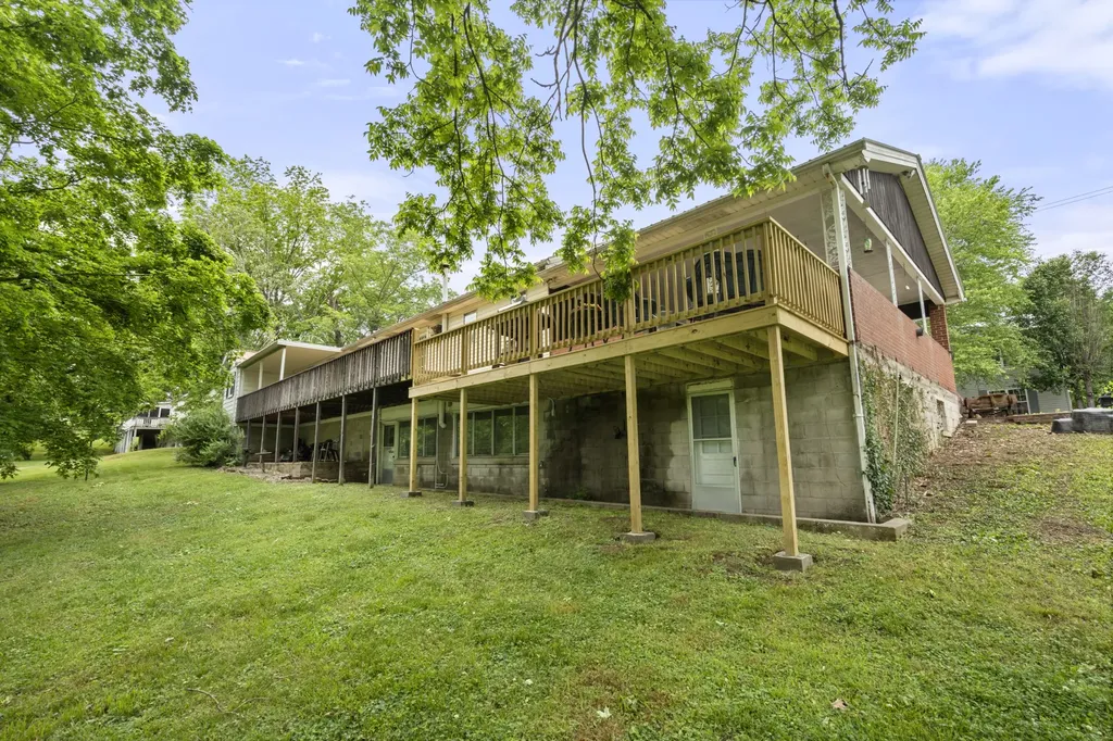 134 Murphree Avenue Centerville TN 37033