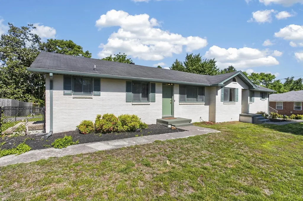 218 Cumberland Circle Nashville TN 37214