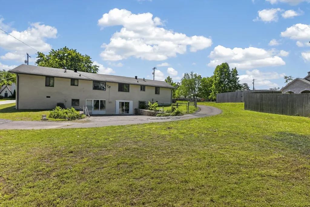 218 Cumberland Circle Nashville TN 37214