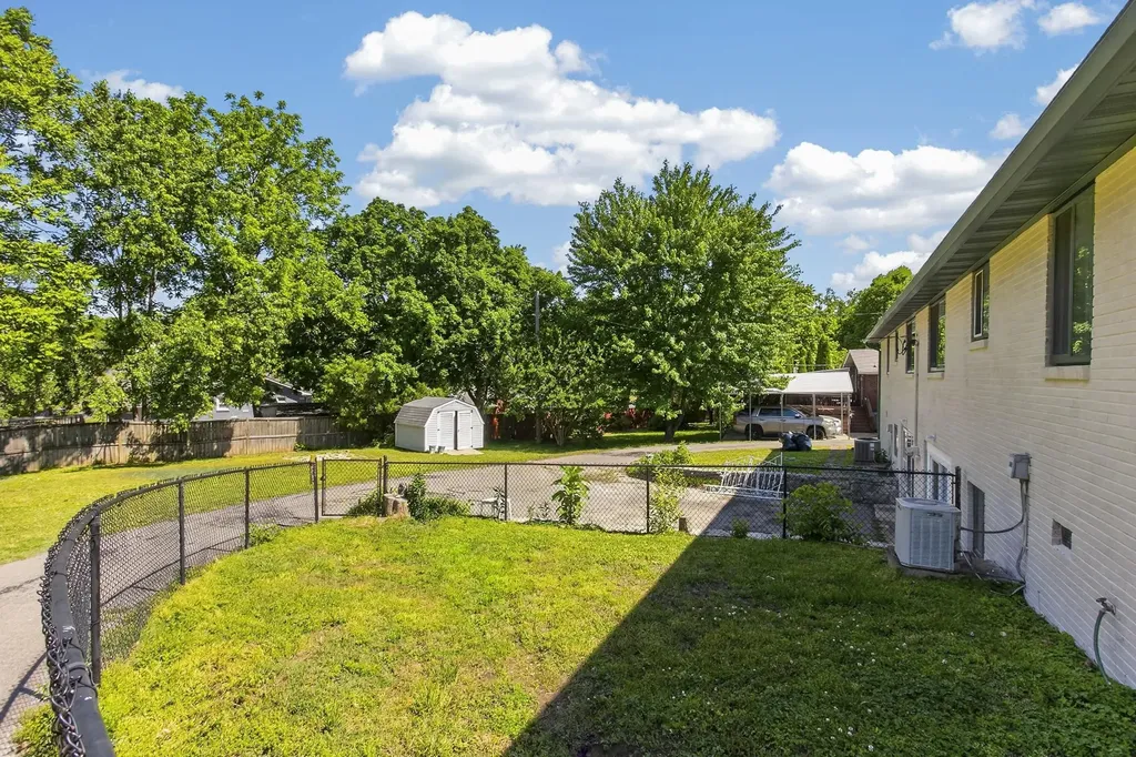 218 Cumberland Circle Nashville TN 37214