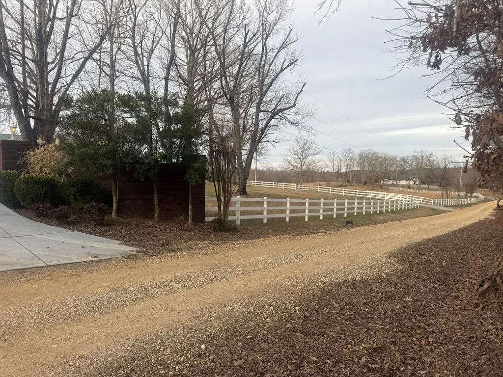 321 Bellview Road Waverly TN 37185