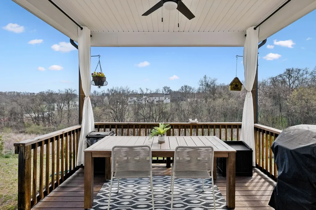 131 Glacier Way La Vergne TN 37086