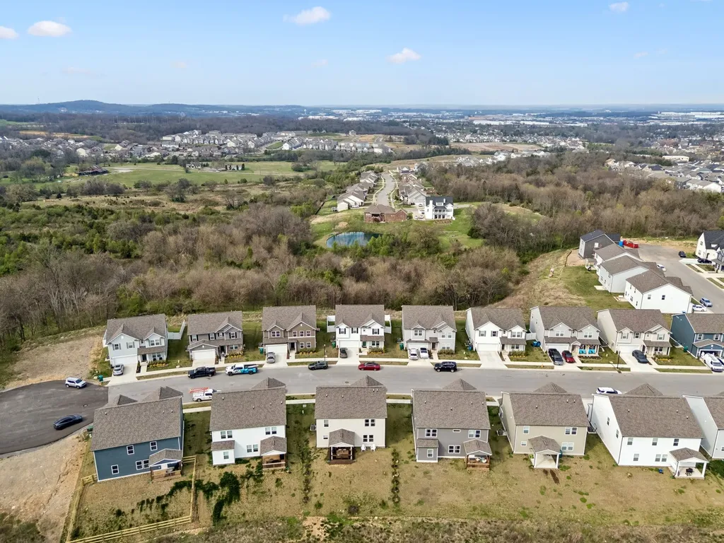 131 Glacier Way La Vergne TN 37086