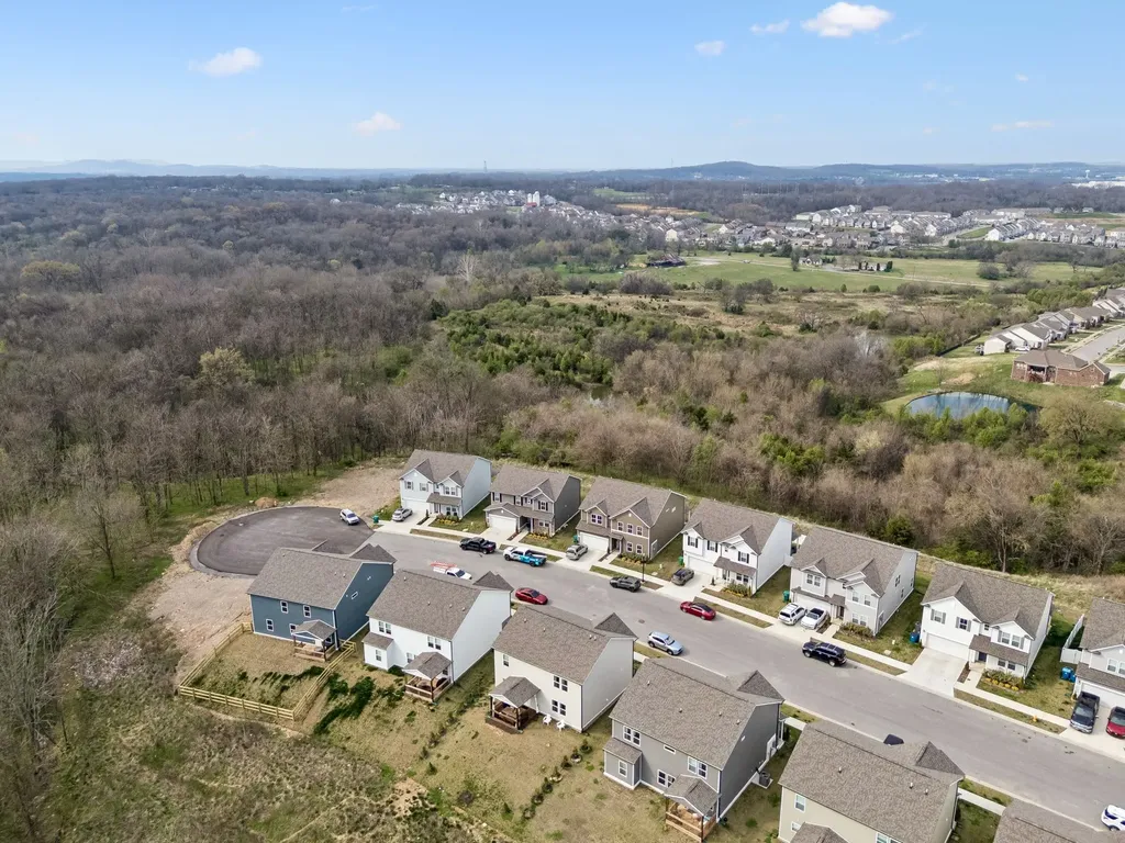 131 Glacier Way La Vergne TN 37086