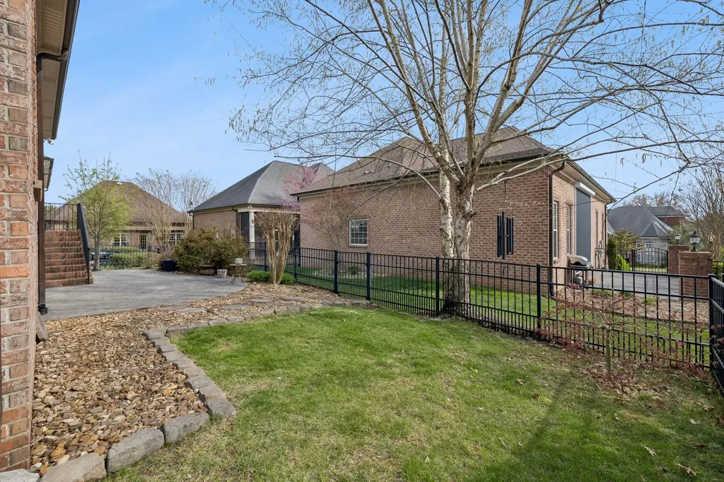 1075 Isaac Franklin Drive Gallatin TN 37066