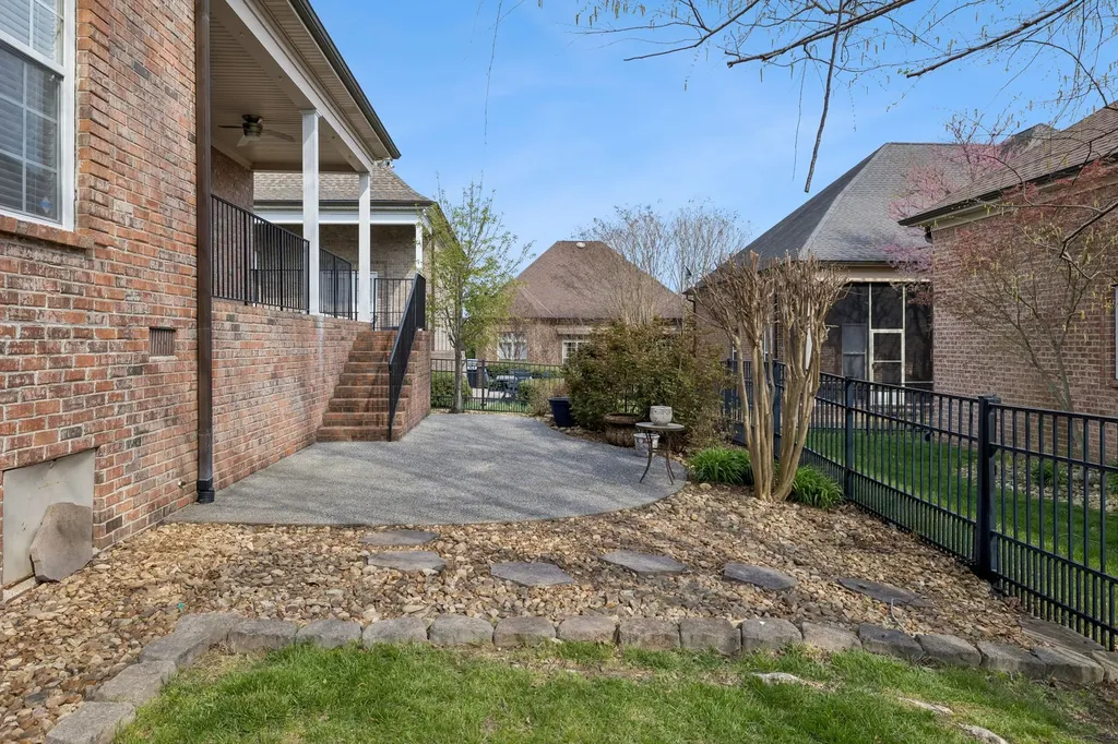 1075 Isaac Franklin Drive Gallatin TN 37066
