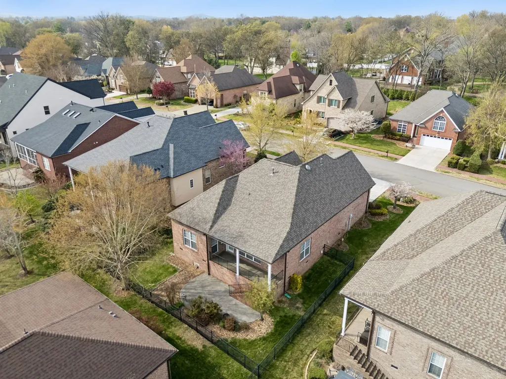 1075 Isaac Franklin Drive Gallatin TN 37066