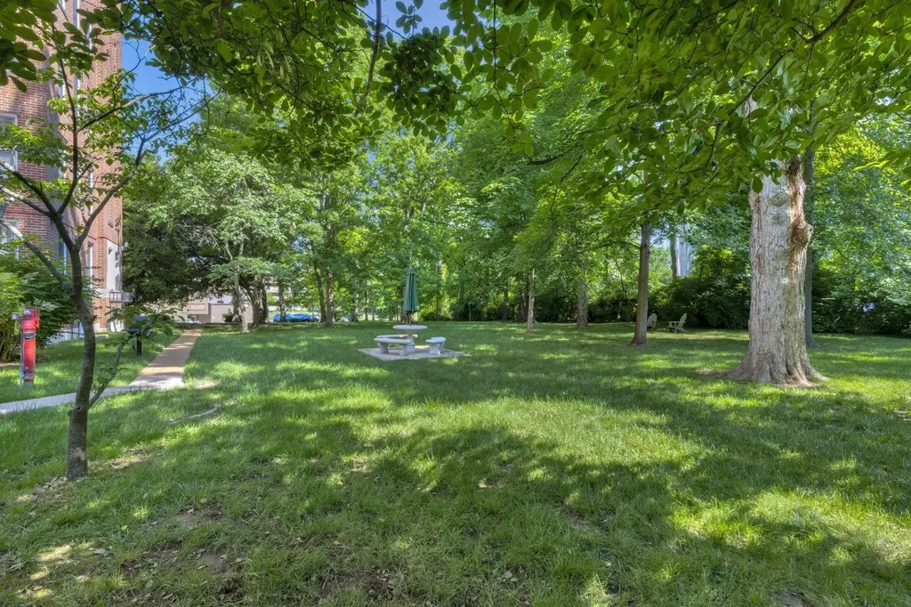 4225 Harding Pike Nashville TN 37205