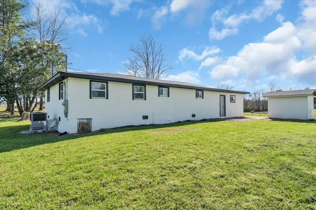 1391 S 20th Avenue Gruetli Laager TN 37339