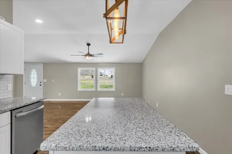 1391 S 20th Avenue Gruetli Laager TN 37339