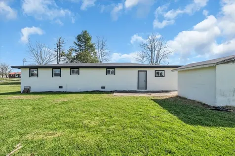 1391 S 20th Avenue Gruetli Laager TN 37339