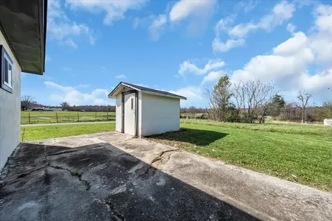 1391 S 20th Avenue Gruetli Laager TN 37339