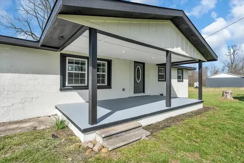 1391 S 20th Avenue Gruetli Laager TN 37339