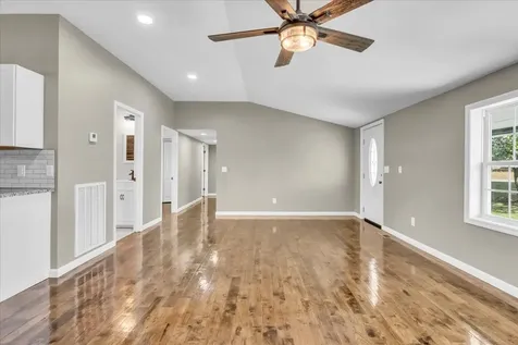 1391 S 20th Avenue Gruetli Laager TN 37339