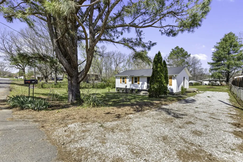 123 Hogin Road Dickson TN 37055