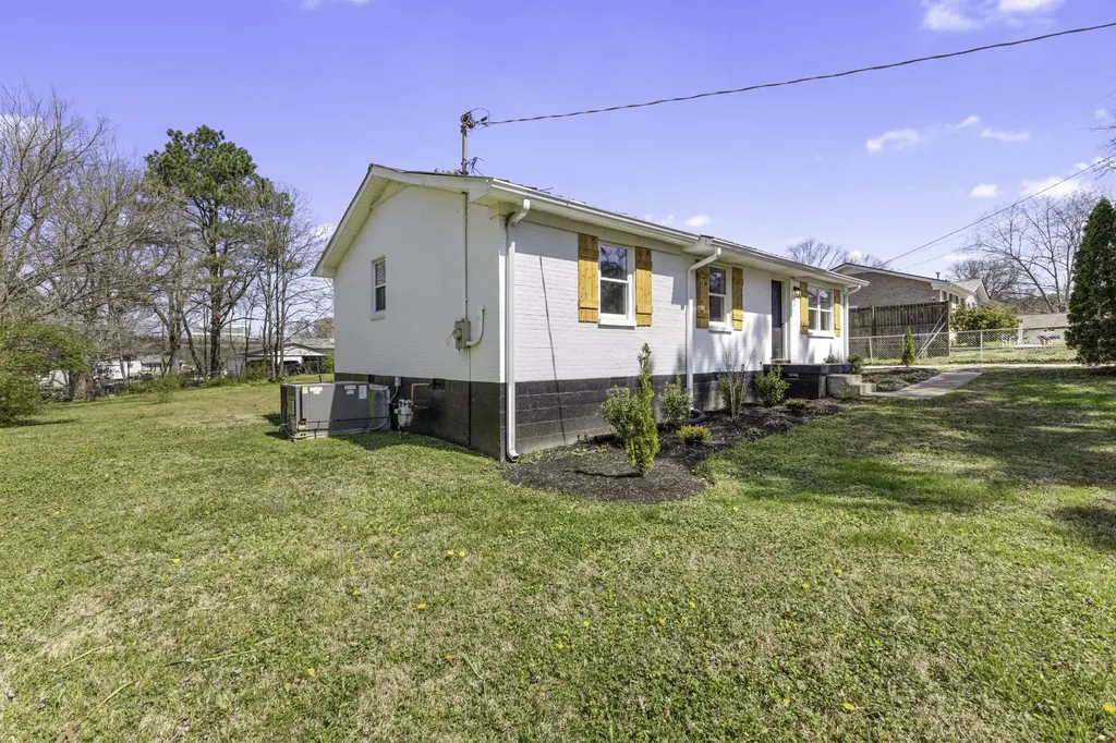 123 Hogin Road Dickson TN 37055