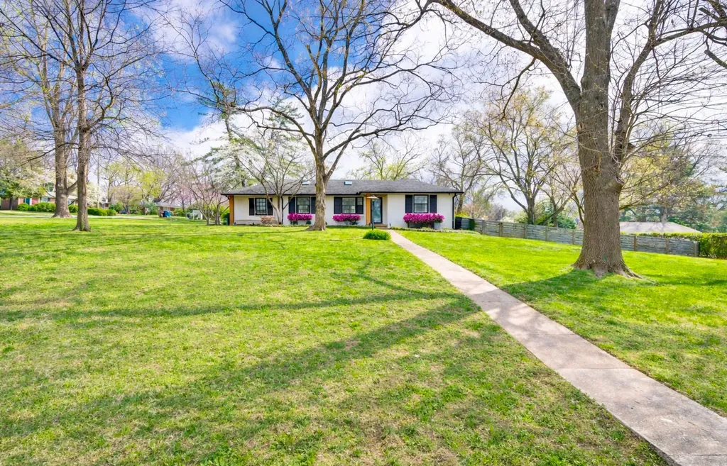 4912 Trousdale Drive Nashville TN 37220