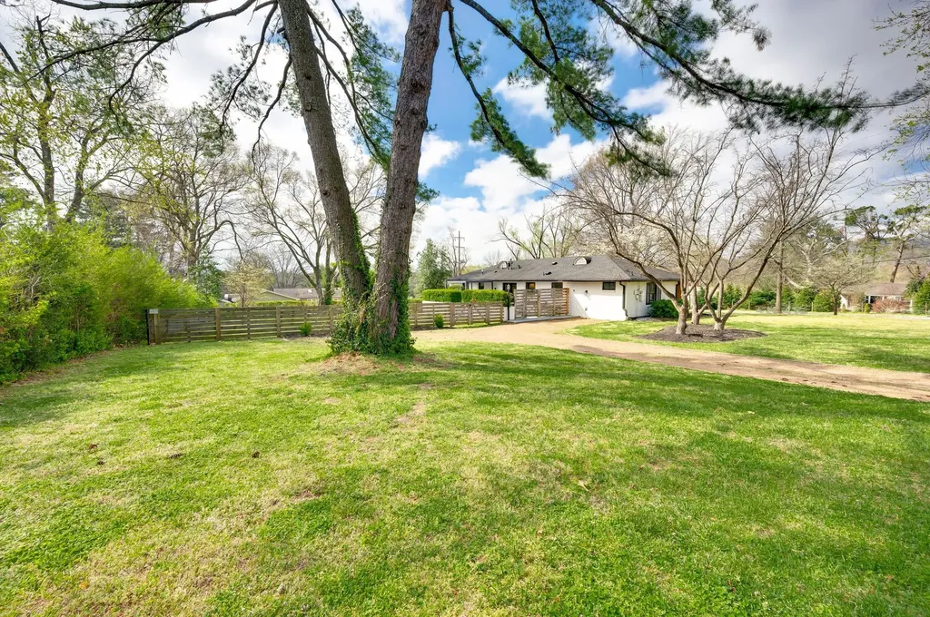 4912 Trousdale Drive Nashville TN 37220