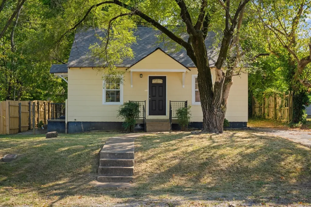 1114 Woodard Street Clarksville TN 37040