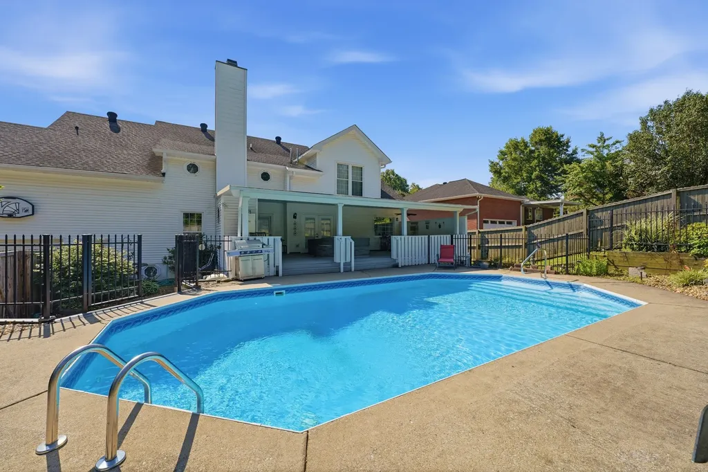 1015 Singing Springs Road Mount Juliet TN 37122