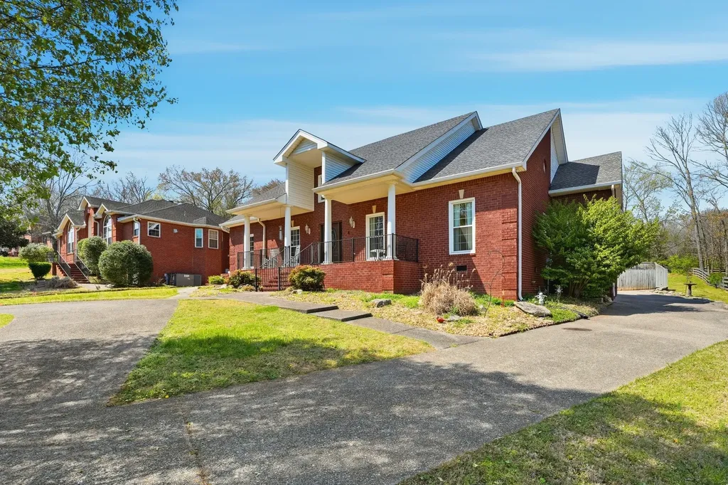 1015 Singing Springs Road Mount Juliet TN 37122
