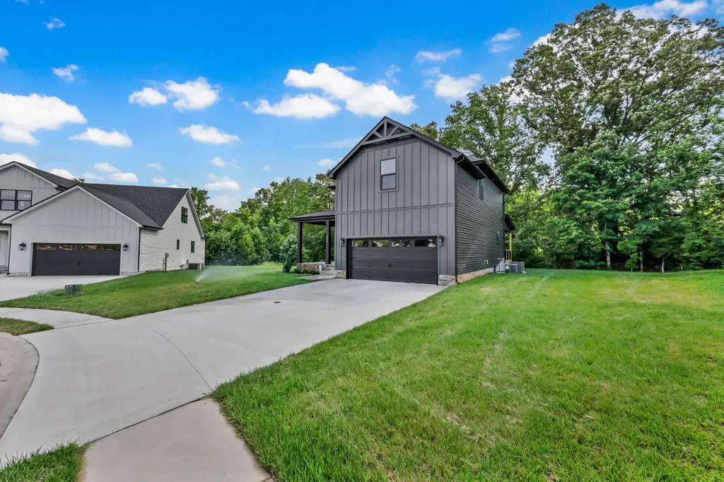353 Chase Drive Clarksville TN 37043