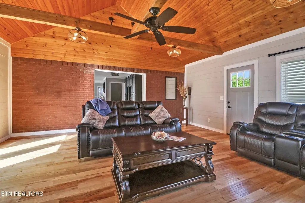 254 Sherwood Forest Road Livingston TN 38570