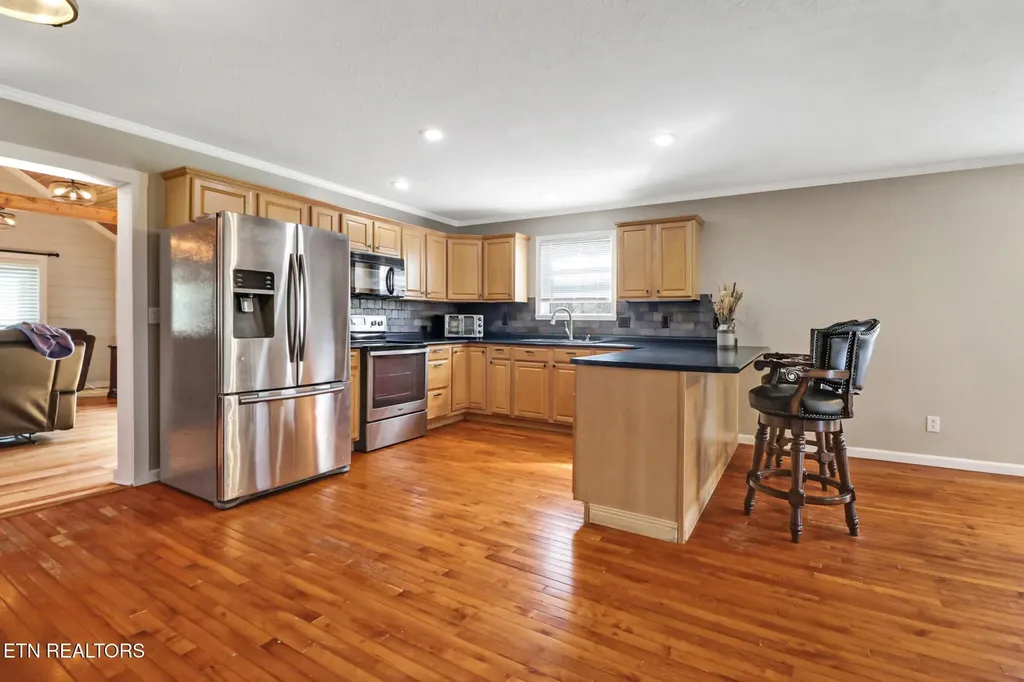 254 Sherwood Forest Road Livingston TN 38570