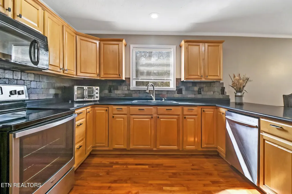254 Sherwood Forest Road Livingston TN 38570