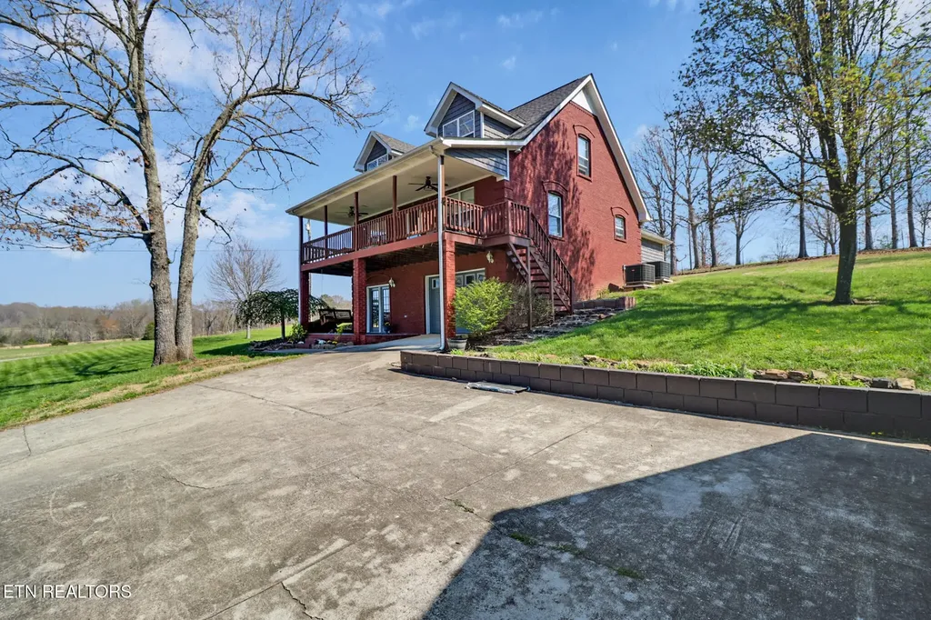254 Sherwood Forest Road Livingston TN 38570