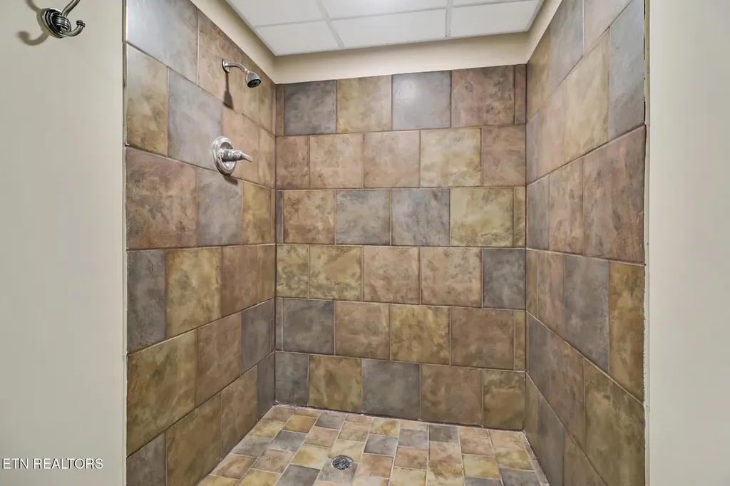 254 Sherwood Forest Road Livingston TN 38570