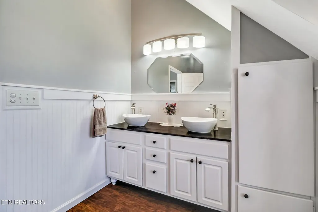 254 Sherwood Forest Road Livingston TN 38570