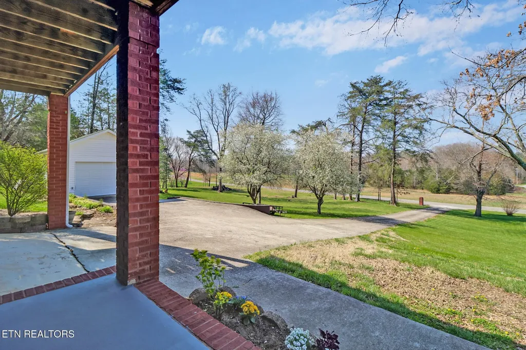 254 Sherwood Forest Road Livingston TN 38570
