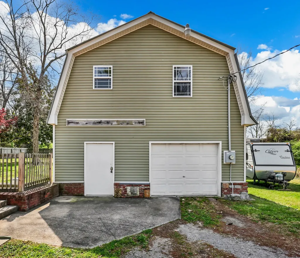 1022 Clark Street Clarksville TN 37040